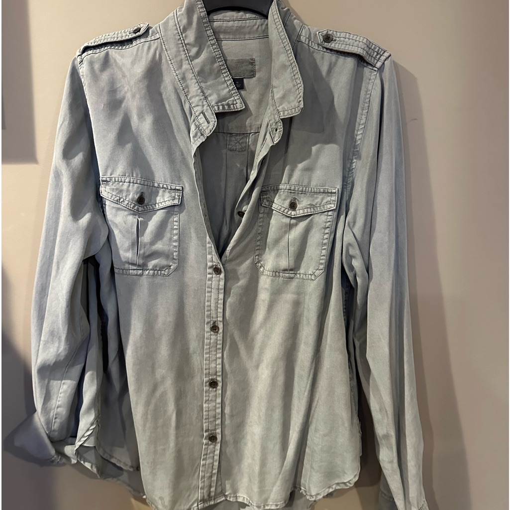 Universal Threads Button Down Shirt